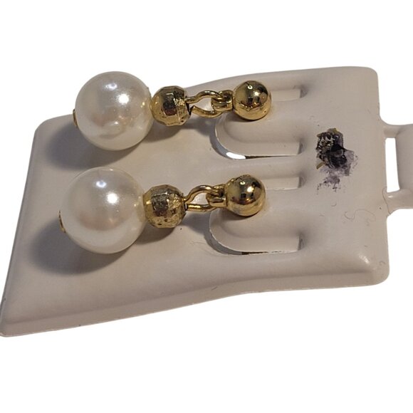 Bundle 2 pair Vintage Minimalist Gold/Pearl Earrings - Picture 5 of 8